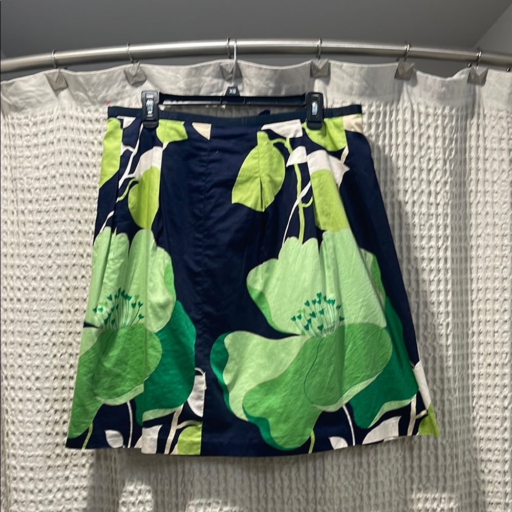 Talbots skirt size 12   Beautiful colors for the summer